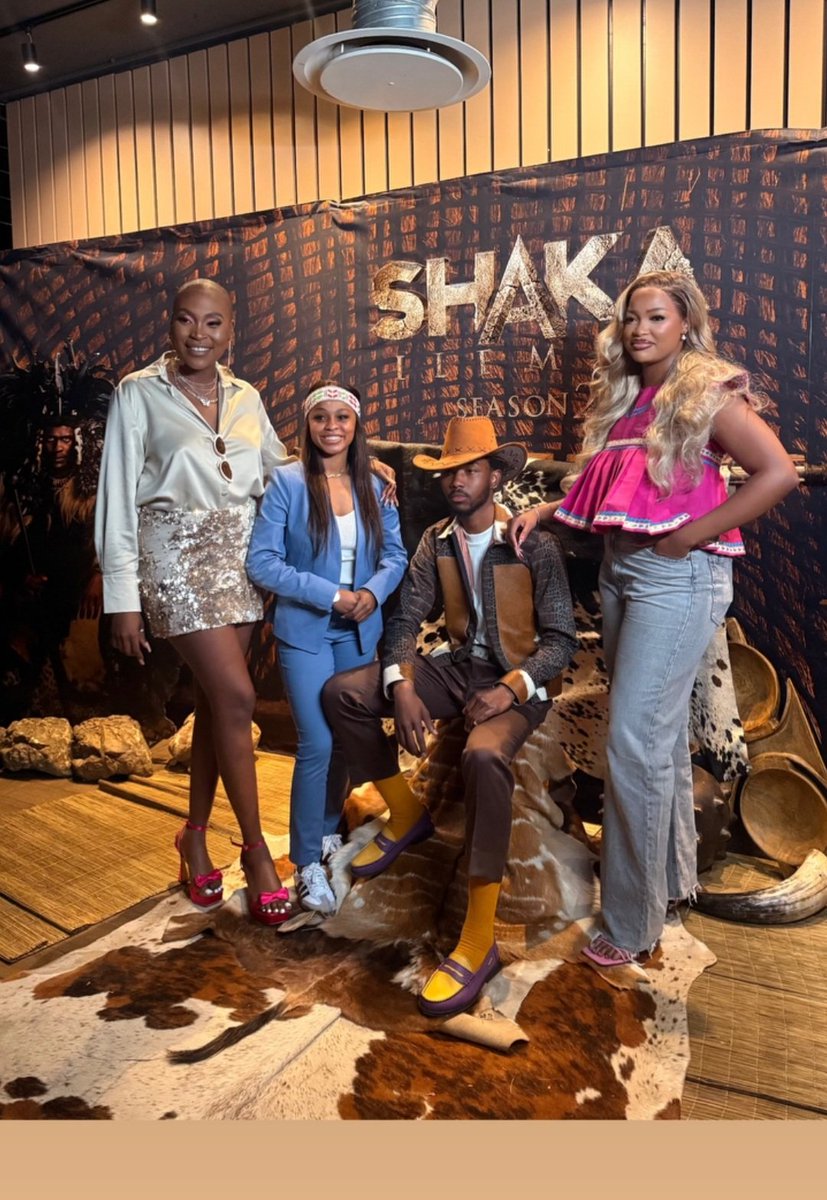 Nqo_bilayy's tweet photo. Biggies kids 🤩🤩🤩 #nsukumabunda #sweetguluva #akho #nate #MshiniLekwadu #ShakaiLembeS2 #shakailembemzansi #shakailembe #BBMzansi #BBNaija https://t.co/20TuYTwuIj