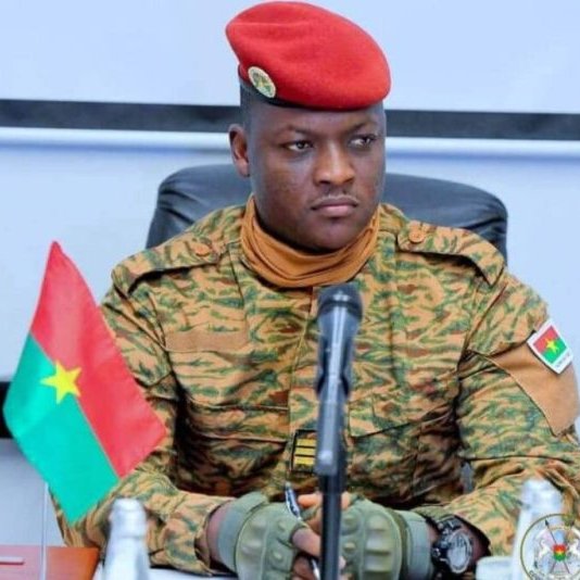 PamphletsY's tweet image. 🚨🇧🇫 BREAKING —  Ibrahim Traoré Calls for United States of Africa to End Colonial Borders.