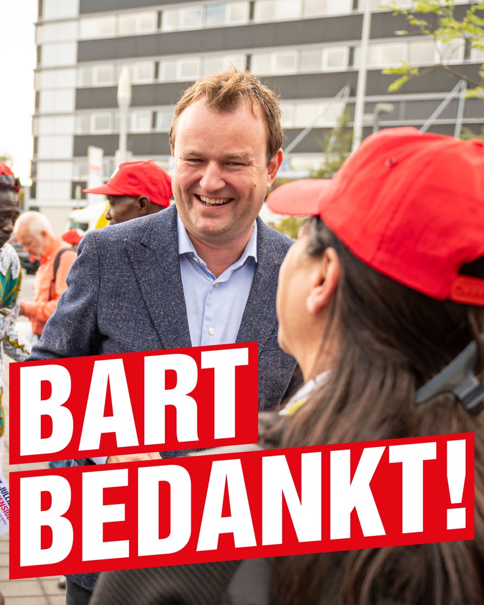 Bart bedankt!

Na 8 jaar als Kamerlid en 10 jaar als medewerker neemt Bart van Kent na de verkiezingen afscheid van de Tweede Kamer. Zijn keiharde inzet voor goede arbeidsvoorwaarden, vroegpensioen voor zwaar werk en compensatie voor medewerkers bij werkontwikkelbedrijven zijn
