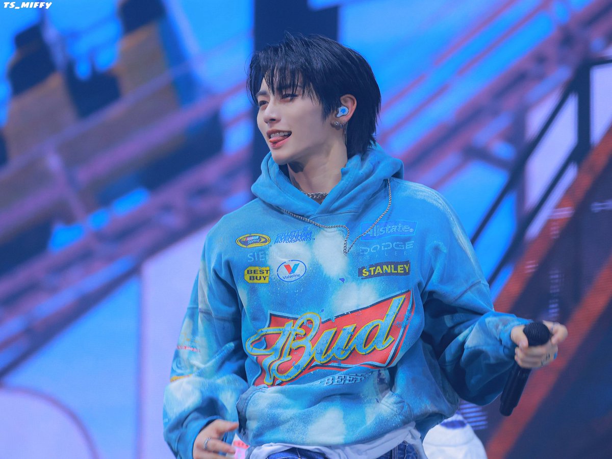 250727 ‘KNOCK ON Vol.1’ FINAL

ステージに立ってるときのテサンが1番好き⸜❤︎⸝‍

#BOYNEXTDOOR #보이넥스트도어 
#태산 #TAESAN #テサン