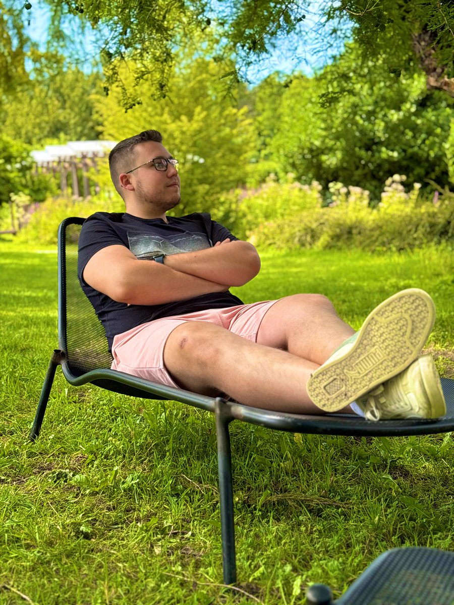 #LGBTQIAWelcomeAugust
Premier jour de ma vie de grande personne à l’hôpital 😌