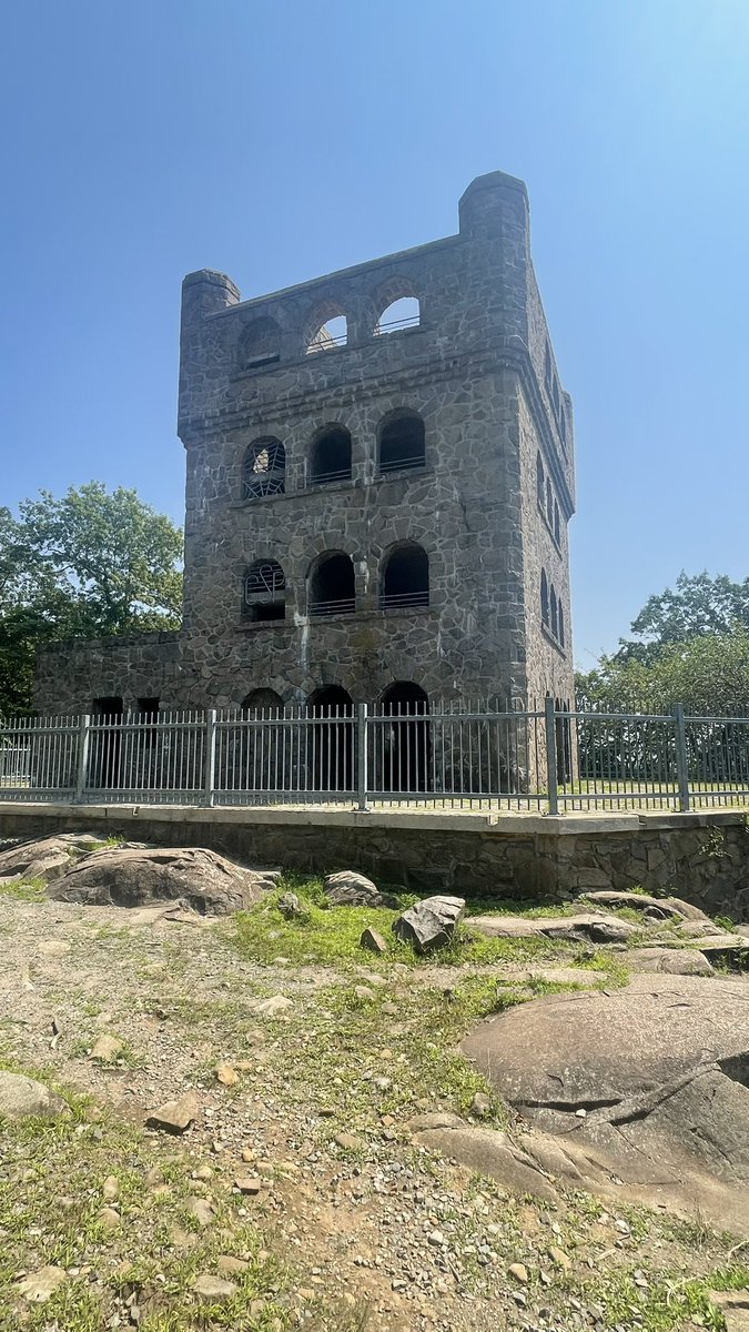 Connecticut Yankee Joe tweet media