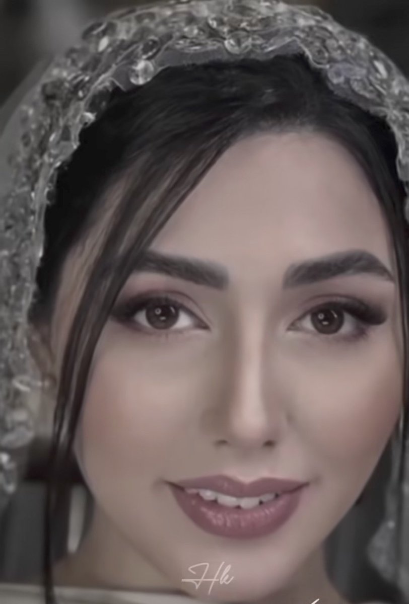 #روز_جهانی_خواهر 
 دیدم کسی ازت یادی نکرد :/
#حنانه_کیا 
#عروس_ایران