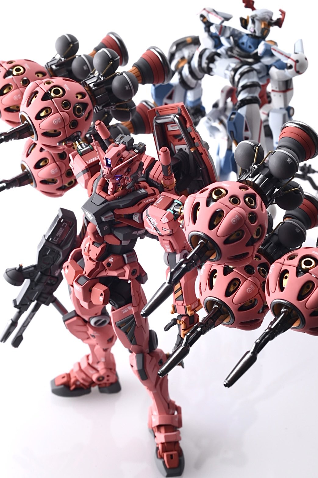 赤いガンダム ガンダム：赤いゼータのガンプラが再販 ニュータイプ専用機