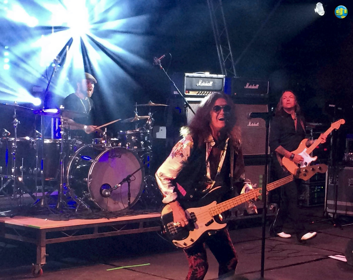 GH Tourography (@gh_tourography) on Twitter photo #OnThisDay in 2019, Glenn Hughes <a href="/glenn_hughes/">Glenn Hughes</a> played LIVE <a href="/anewdayfestival/">A New Day Festival</a> in Faversham, UK π¬π§ #GlennHughes #GlennHughesPerformsClassicDeepPurpleLive youtu.be/xbws0xvVdUY #OnThisDay in 2019, Glenn Hughes <a href="/glenn_hughes/">Glenn Hughes</a> played LIVE <a href="/anewdayfestival/">A New Day Festival</a> in Faversham, UK π¬π§ #GlennHughes #GlennHughesPerformsClassicDeepPurpleLive youtu.be/xbws0xvVdUY