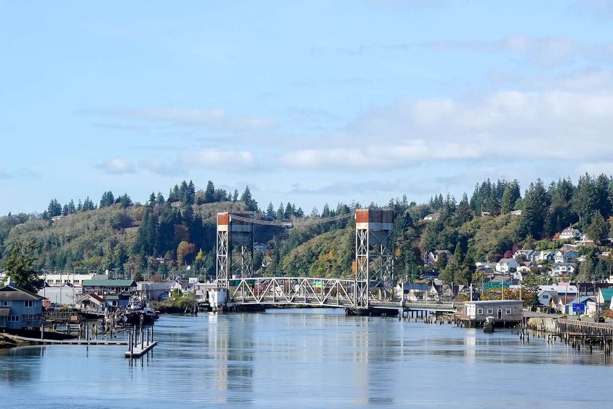 Outside of affluent areas, it seems like traditional families are a thing of the past.

My high school classmates and I turned 40 this year. From what I can see on Facebook, only 10-15% of us are still married to our original spouse and parenting kids with them (what’s