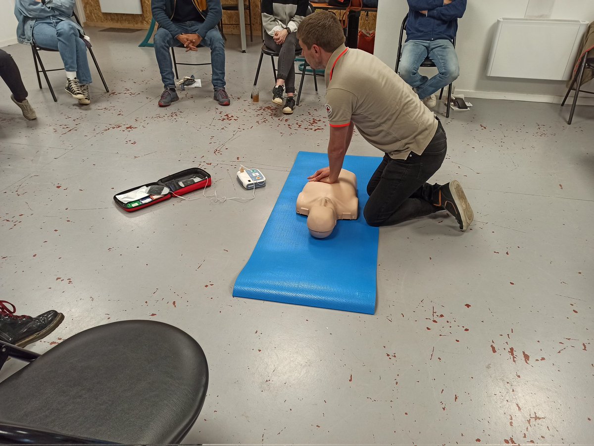 📅 Formations Premiers Secours Citoyen #PSC1 au Havre au Stade Jules Deschaseaux

🗓 14 août – 09h-18h
🗓 18 août – 08h30-17h30

💻 Inscriptions : inscription-formation.croix-rouge.fr/?group=PSC&dep…

Dès septembre → nouvelles dates à Rouen
Octobre → formation IPSEN à Rouen