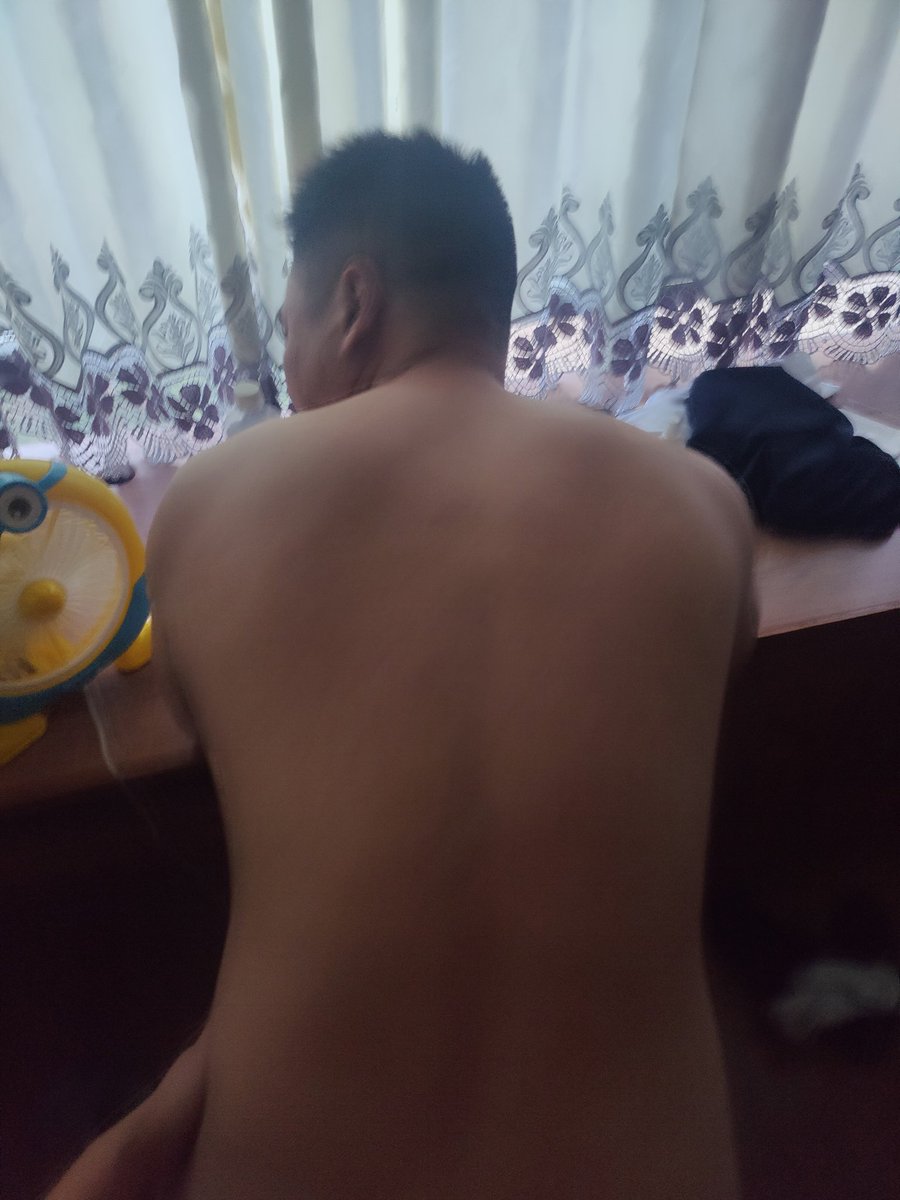 yhzjxxf's tweet photo. 库存，操成都的粗野肉壮人夫。操过一次之后，就忍不住约我操他第二次第三次。长得有点像我一个表叔，假装过了一把操自己表叔的瘾 https://t.co/76NBtgEILQ