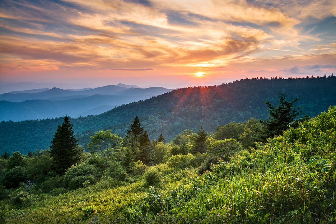 Sunset from the Blue Ridge Parkway in the mountains of western North Carolina.  Hope you're all having a great weekend!  😀