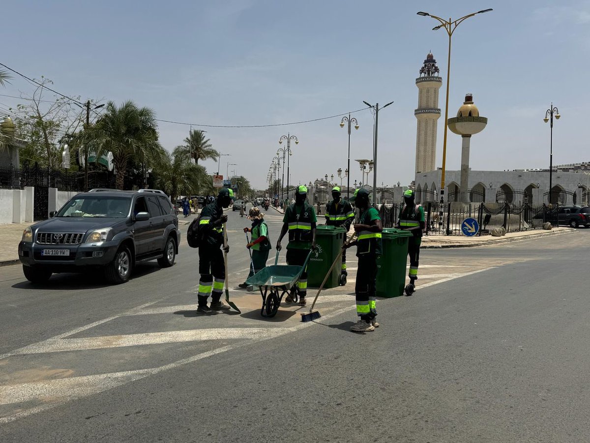 sonagedsa's tweet image. Ce week-end, chaque geste compte. Ramassons, nettoyons, protégeons notre environnement. 

#MagalPropre #Senegal #Sonaged #Sett #Propreté