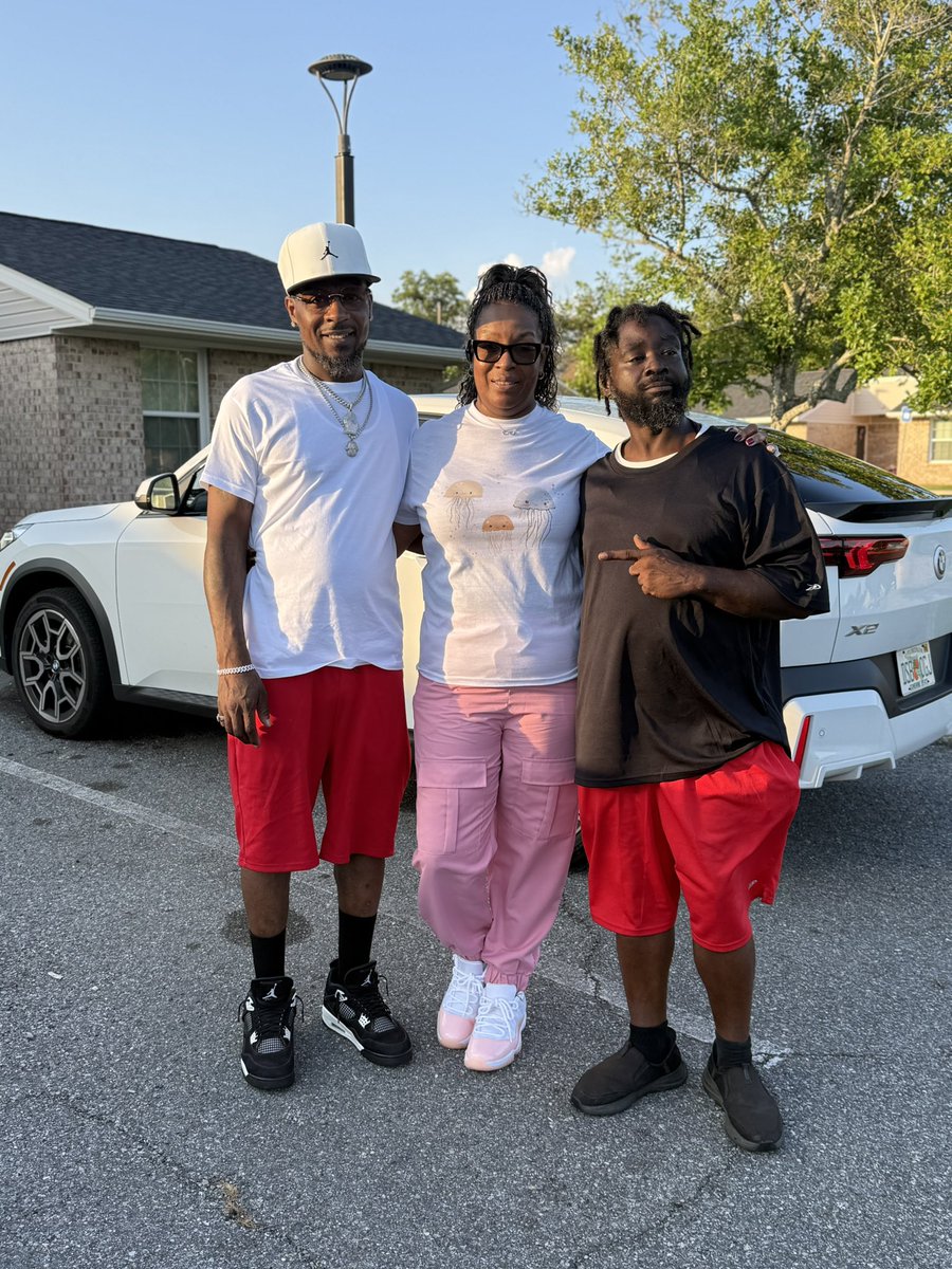 mshoward26's tweet photo. My lil brother and hubby in Georgia https://t.co/BjYE5QY4I6