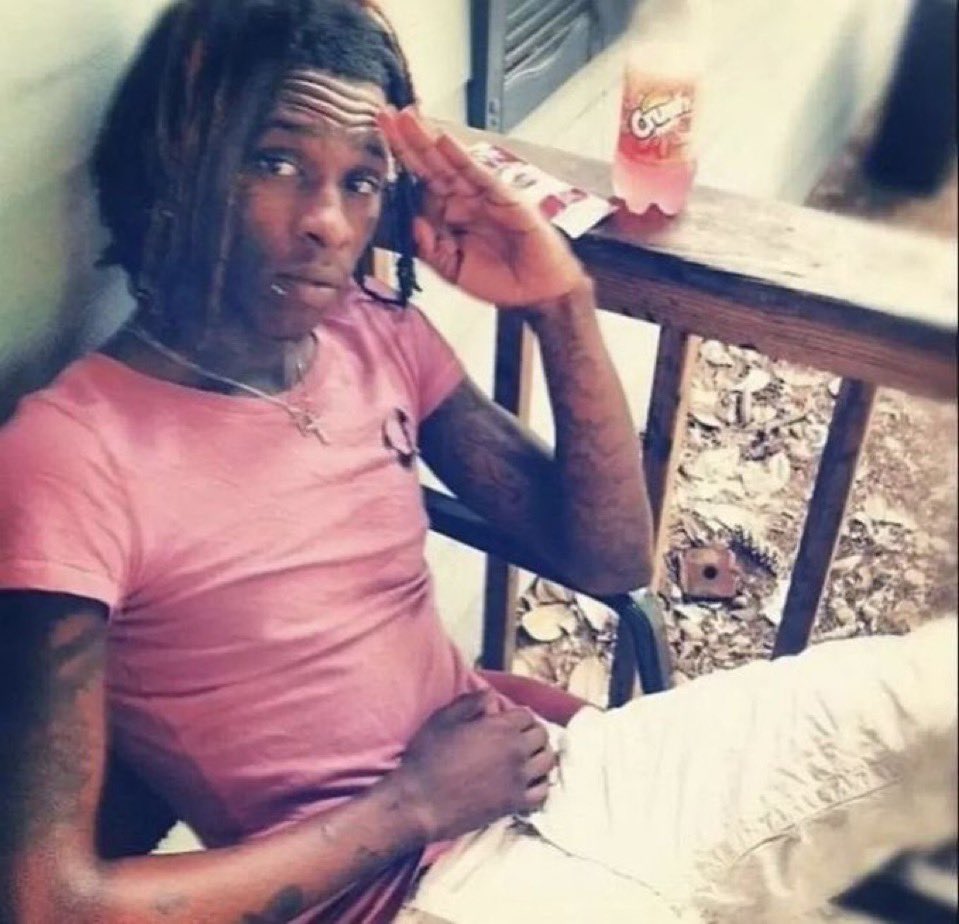 imyrated's tweet image. when a bad bitch tells me to do something