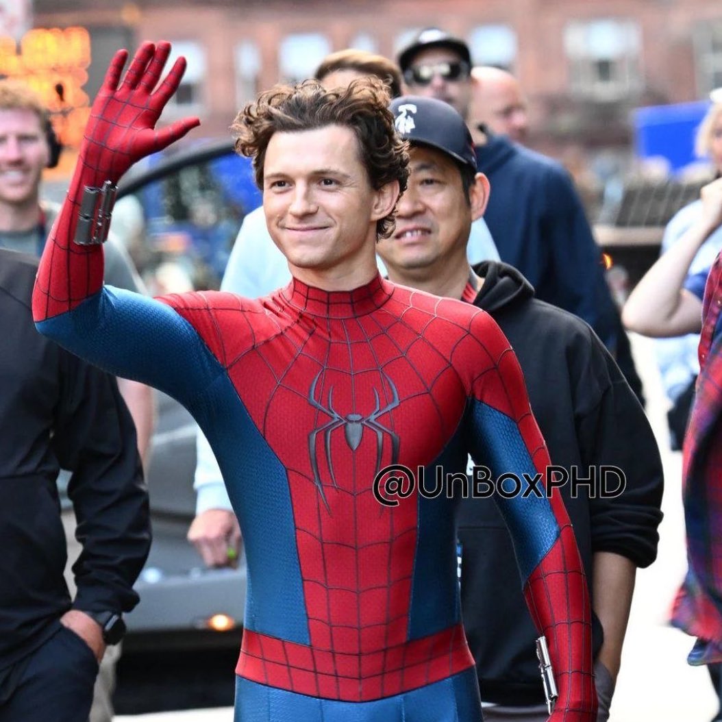adamhlavac's tweet photo. Internet: IDK, something feels off about the suit.
Me: IDK man, looks like Spider-Man to me. https://t.co/QvyUwOjSdb