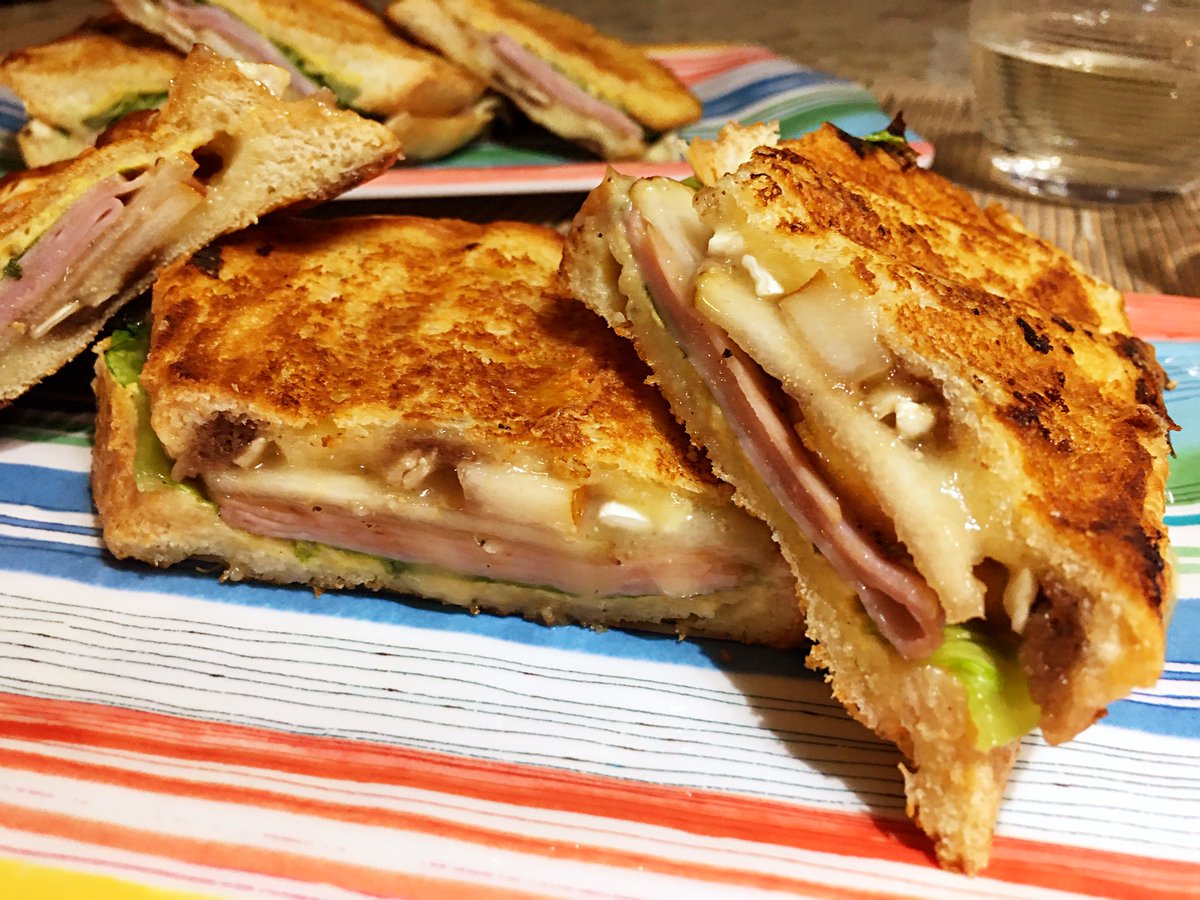 clubfoody1's tweet photo. Today is #HamDay🐖
Grilled Brie, Ham & Pear Sandwich... totally a must try! 🍐🥪
(check out my previous posts 👇 for more ham recipes)

#YouTube 📽️: https://t.co/JPP85AaaWH
RECIPE ➡️: https://t.co/TZ2PV7ZYx7

@EventGuideToday @DiningGuide2Day #RecipeOfTheDay