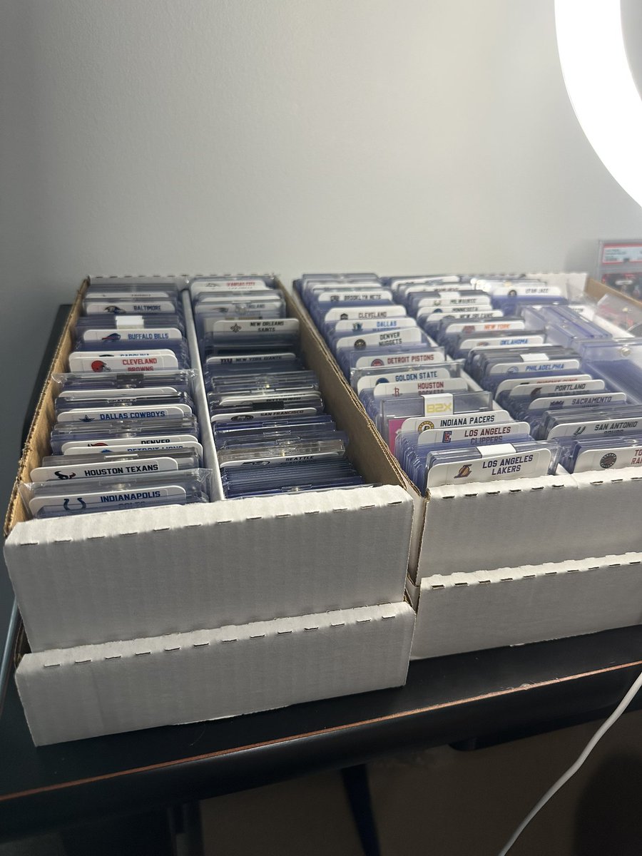 CJ_Cards2's tweet image. Let’s make a deal. Tell me team or player you’re looking for let’s work.