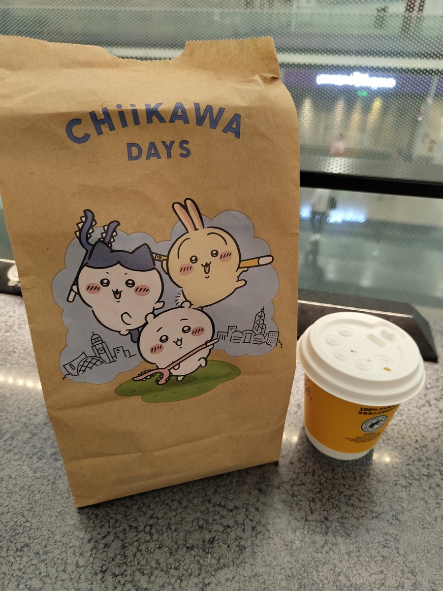 Eee Me and <a href="/ScribblingsTV/">Scribblings🦈🧳 | VTuber</a> went travelling together alongside with two new friends ✈️🧳
.
Unlike what my entire country told me I didnt get kidnapped, it was a pretty good experience first time visiting Thailand😌
.
Thank you Scribbie and friends for the gifts and companies 🫶🫶