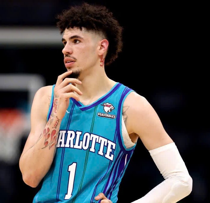 The NBA’s longest active playoff droughts:

Hornets: 9 years
Spurs: 6 years
Trail Blazers: 4 years
Wizards: 4 years
Jazz: 3 years
Bulls: 3 years
Raptors: 3 years