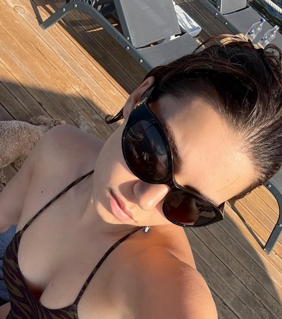Gözlüklerini kim dızladı güzellik 🧘🏻‍♀️