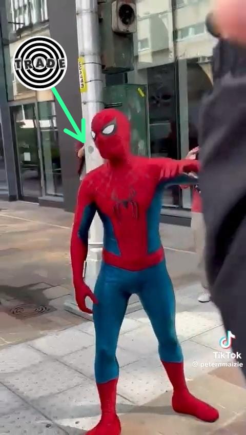 TradeFOF's tweet photo. Jumped a 75 to New York to fire up a Trade sticker!

https://t.co/HKkizFsl5d

#spiderman #glasgow #newmusic #newyork https://t.co/XJ6VfY7Es3