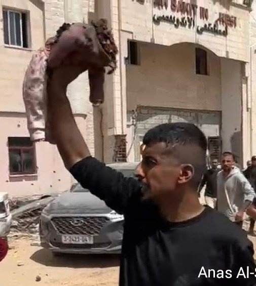 يا عالم.. لعنة الله على صمتكم!  
غزة تحترق.. والأطفال تُذبح... 

كفى! كفى! كفى!  

   #لعن_الله_الصامتين