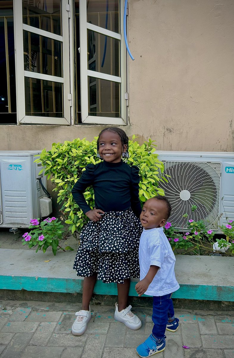 Tolulopemi__'s tweet photo. Happy Sunday people of Gods✌️🥰

Greetings from my Double Blessing and I❤️ https://t.co/Dnd1WzGcFs
