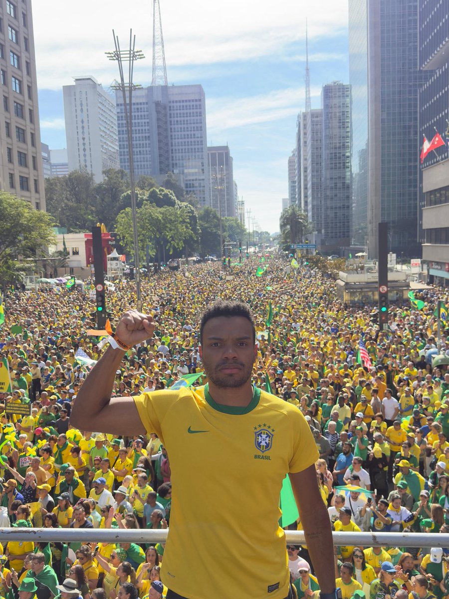 FernandoHoliday's tweet image. O Brasil está tomado pela voz dos calados. BASTA!