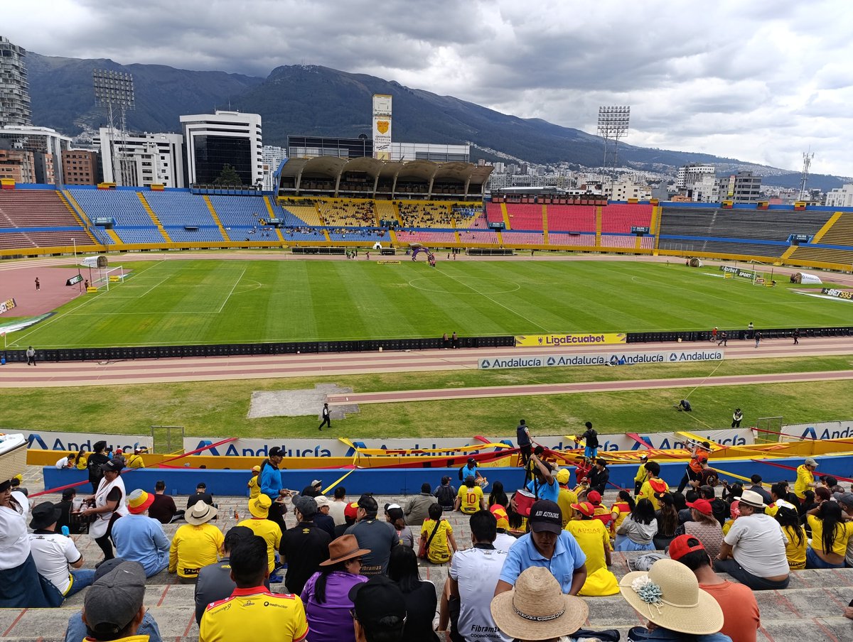 juanfrantacuri's tweet image. Vamos todavía 💛❤️🩶 @aucas45