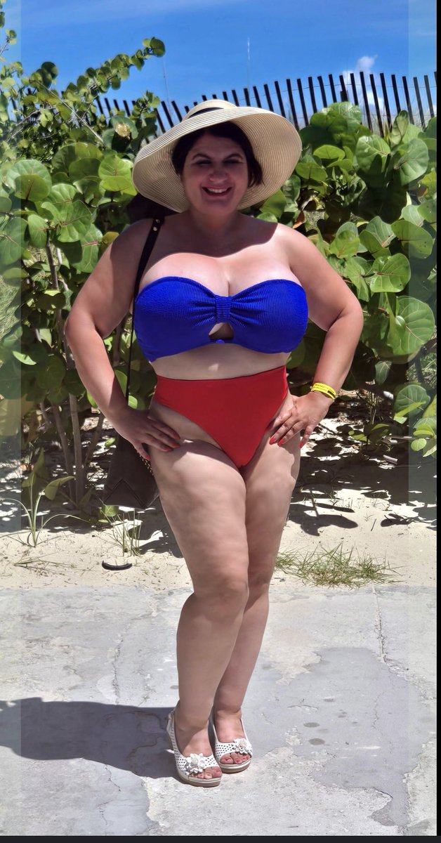 CherylUbera's tweet photo. Fun in the sun.
#bikini #bikinimodeling #bikinimodel #bikinigirls #model #curves #curvesaresexy #curvy #curvesarebeautiful #curry #curvygirlfashion #curvynstyle #pretty #gorgeous #beauty #beautifulday #beautiful #weekendvibes #weekend #sunday #sundays #sundayfunday #beach #beachlife #single #breathtaking