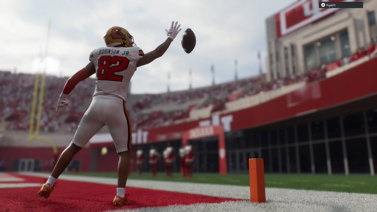 ScarBear_NECF26's tweet image. Back in the win column, with a dominant showing at Indiana 49-21

FR QB Baker with a near perfect 12/13, 336 yds and 4 TDs. JR WR Culliver notches 202 and 3 TDs. D/ST adds two Pick 6s and a PR TD

Next stop, Labor Field

1-1

#FromFactoryToField #NECFRecap