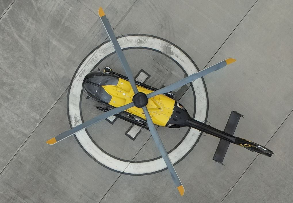 Steady couple of weeks for NPAS44 from #Exeter. Assisted <a href="/DC_Police/">Devon & Cornwall Police</a> by locating several missing people, and supporting other incidents. Also supported <a href="/ASPRoadSafety/">ASPolice Roads Policing (RPU)</a> with a vehicle pursuit. Thanks to <a href="/PoliceDrones/">Devon & Cornwall and Dorset Police Drone Team</a> for the pic of CPAS while working at the airport recently!🚁🚔^JH