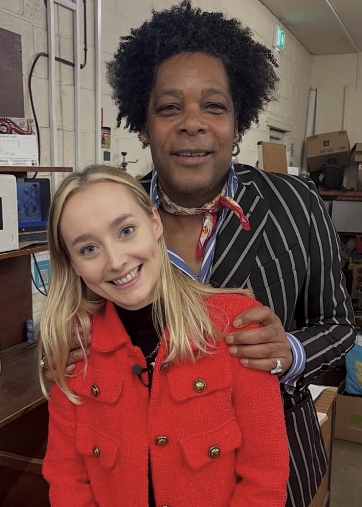 Hettie Jago (@hettie_jago) on Twitter photo We’re back on Bargain Hunt tomorrow at 12:15pm on BBC One <a href="/Auction_UK/">Arthur Johnson</a> 😃📺⏰
#BargainHunt <a href="/BBCBargainHunt/">Bargain Hunt</a> We’re back on Bargain Hunt tomorrow at 12:15pm on BBC One <a href="/Auction_UK/">Arthur Johnson</a> 😃📺⏰
#BargainHunt <a href="/BBCBargainHunt/">Bargain Hunt</a>