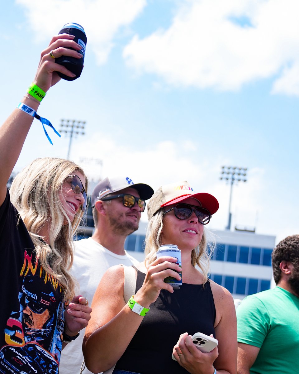 Iowa Speedway (@iowaspeedway) on Twitter photo 🎶A little more fire than a flame🎶
<a href="/COREYKENT/">Corey Kent</a> is lighting up the crowd for the <a href="/BuschBeer/">Busch Beer</a> Light Summer Music Series before the green flag drops! 🎶A little more fire than a flame🎶
<a href="/COREYKENT/">Corey Kent</a> is lighting up the crowd for the <a href="/BuschBeer/">Busch Beer</a> Light Summer Music Series before the green flag drops!