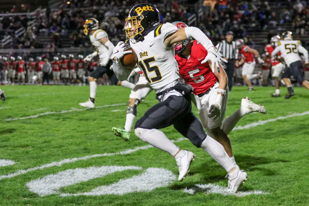 As part of my preseason coverage, I will be doing a tour of Iowa, highlighting prospects from different areas of the state.

My first stop is the Davenport area, where I found five prospects to add to your radar this fall 📈📈

<a href="/Logan_Wineinger/">logan wineinger</a> <a href="/Derrickpena_07/">Derrick Peña</a> @jackwessel3