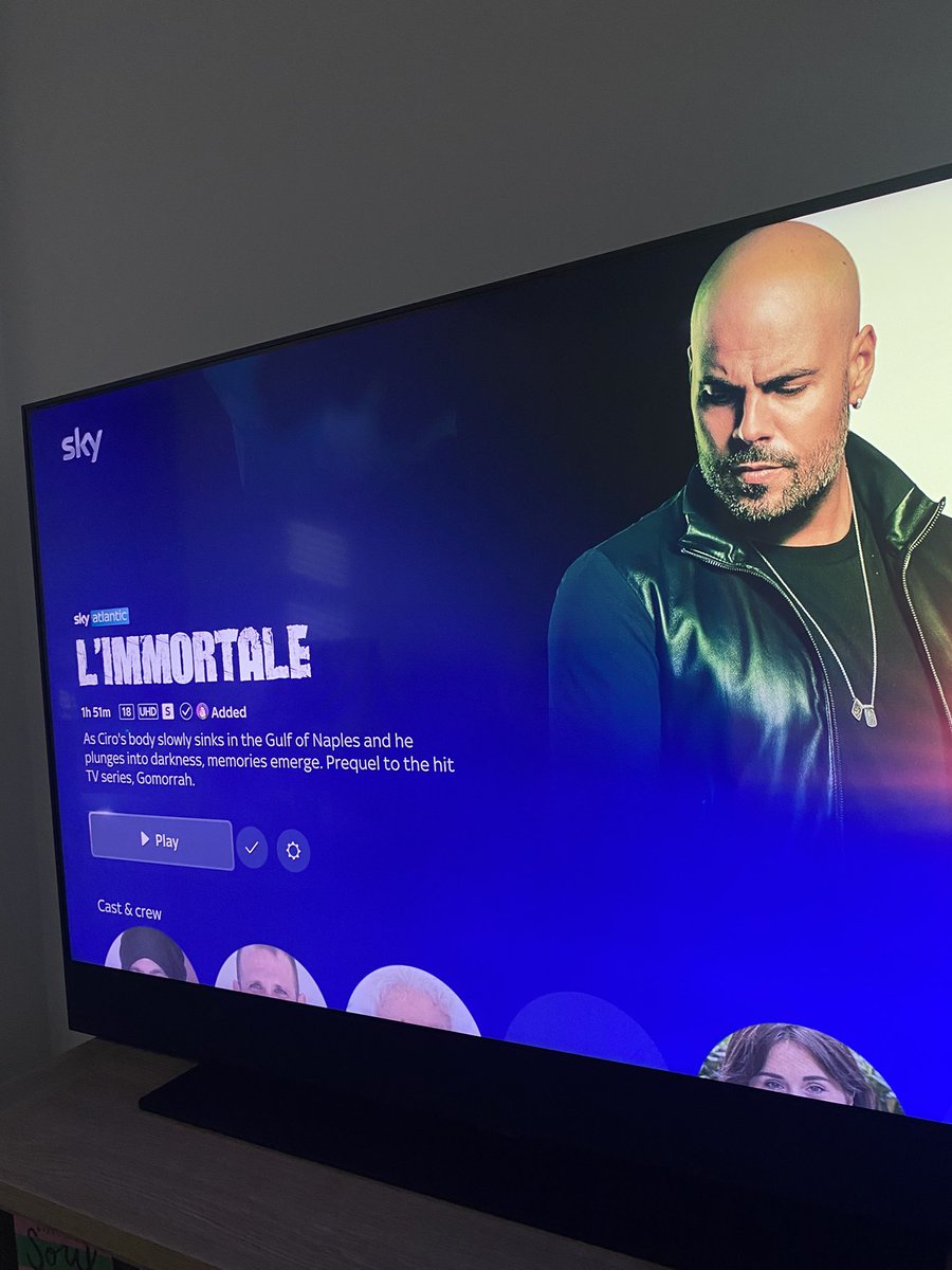 Never thought the wife would would watch Gomorra after visiting Naples let alone finish it now she wants to watch this 👍 <a href="/SalvioEspo/">Salvatore Esposito</a> <a href="/damore_marco/">marco d'amore</a> <a href="/evanslis456/">Lisa P 🏴󠁧󠁢󠁷󠁬󠁳󠁿</a>