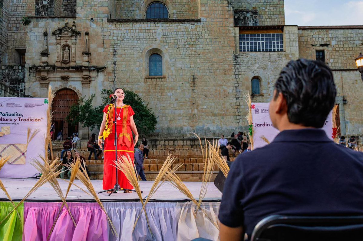 El Informador de Oaxaca (@oaxinformador) on Twitter photo El pañuelito vibra con la música la tradición y la alegría de la gente. #Oaxaca
<a href="/MunicipioOaxaca/">Municipio de Oaxaca de Juárez</a> <a href="/raychagoya/">Ray Chagoya</a>
elinformadordeoaxaca.com/uncategorized/… El pañuelito vibra con la música la tradición y la alegría de la gente. #Oaxaca
<a href="/MunicipioOaxaca/">Municipio de Oaxaca de Juárez</a> <a href="/raychagoya/">Ray Chagoya</a>
elinformadordeoaxaca.com/uncategorized/…