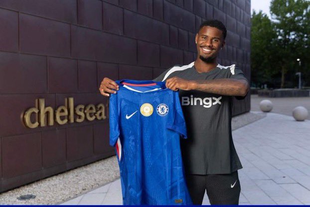 realSammy_1's tweet photo. Welcome to @ChelseaFC Jorrel Hato. https://t.co/UeLh4X6CJF