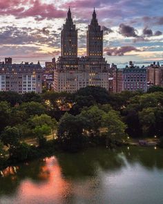 The Notebooks of Honora Gorman: Fairytales, Whimsy, and Wonder  - a.co/d/8Z1Igqu 
 #booklovers #readinginspires #Goodreads #readingworld #books #artistlife #amwriting #weekenreads #BookWorm 
  A NYC story.