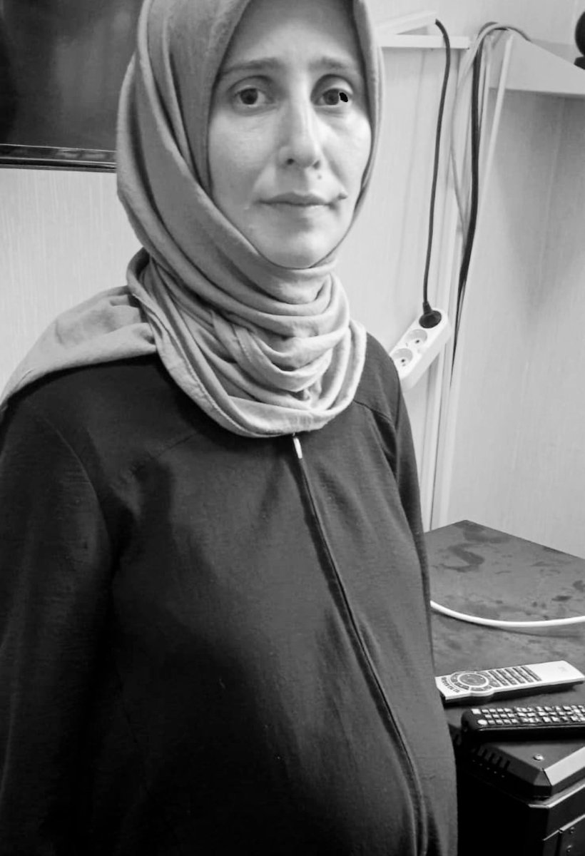 •| yanlışa yanlış, haksıza haksız dediği için sevilmeyenlerin, nefret edilenlerin bir arada tek yürek yaşadığı ülkeden sesleniyorum,

Bebek CezaevindeMiDoğsun