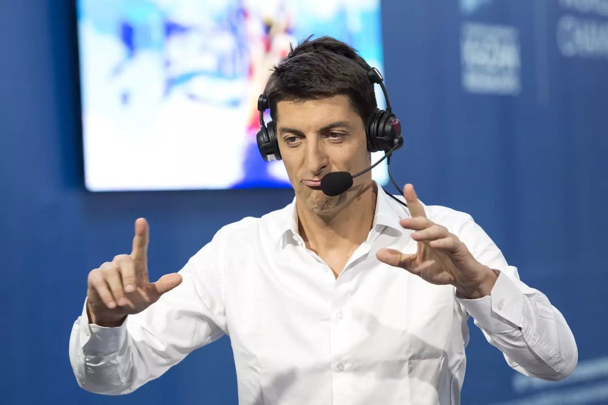 Alexandre Boyon, le commentateur qui sublime chaque course et nous fait ressentir des émotions à travers ses commentaires ! 

Merci ! ❤️

Suivre de la natation sans sa voix est aujourd’hui inimaginable ! 

#AQUASingapore2025 #Singapour2025