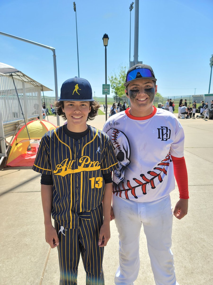 NaimAssadII's tweet image. Ran into my boy Kodi Craig this past spring during a tournament in Suisun, CA, with @SSMathletics.
#allpro #workdifferent #latepost