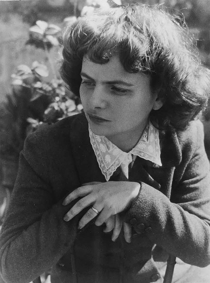 Io cerco in quelli che avvicino due cose terribilmente rare e difficili:
la poesia e la grazia 
Sono cose tanto preziose e disperatamente rare
Elsa Morante
#ENecessario 
#SalaLettura 
<a href="/AnnaRDelorenzo/">Anna ❤ De Lorenzo</a> 
<a href="/AnnamariaCandy/">Annamaria</a> 
<a href="/Monica09058845/">Monica 🍀⚘️🌍📚🐞🎧</a> 
<a href="/bralella09/">Graziella Bracchi</a> 
<a href="/Franci_OliviaEl/">Francesca Elisa Olivia Angiolini</a>
