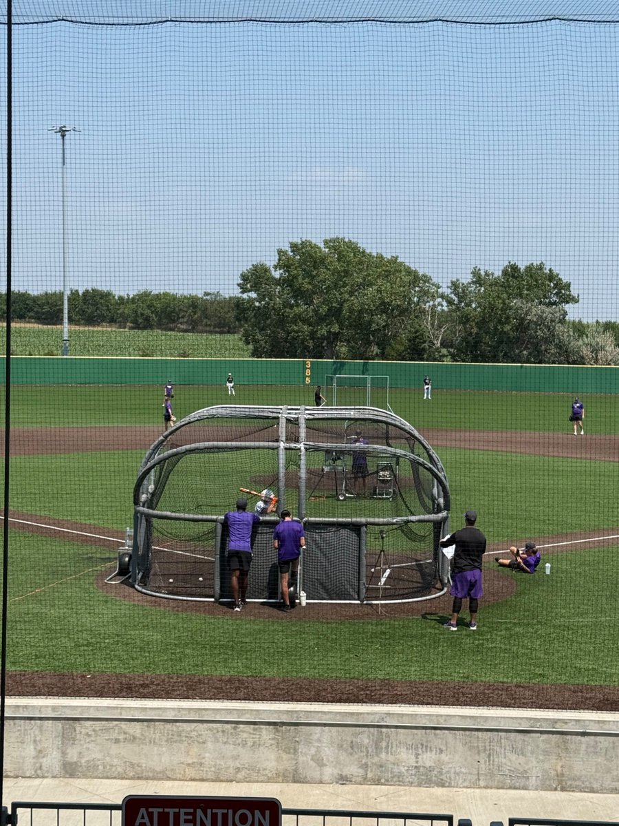 Had a great day out at Kansas Wesleyan, it was super fun! I want to thank <a href="/KWUNeale27/">Bill Neale</a>  and <a href="/BretRinger/">Bret Ringer</a>  for inviting me out!