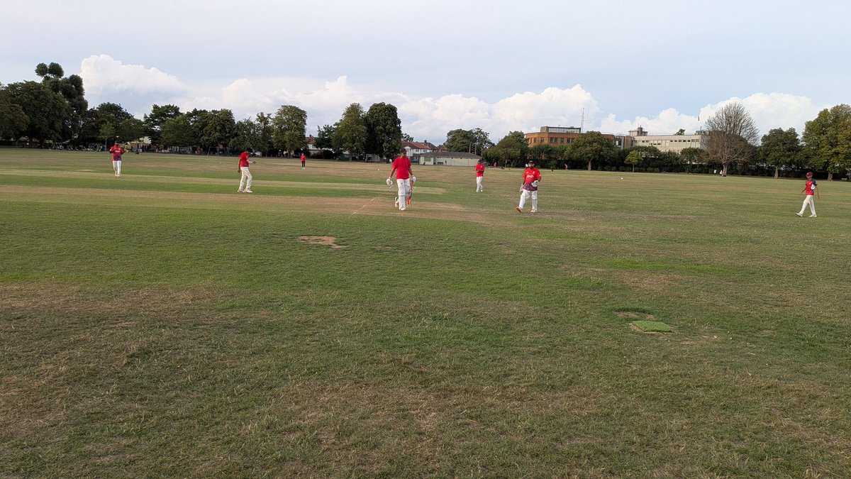 CricCavaliers's tweet photo. What a joy to witness young players and veterans coming together to inspire the next generation for @RuthStraussFdn
Cavaliers mantra is clear #PerformWithPride 🦚 Let’s continue to lead with heart and passion for this worthy cause! 💙 #InspireTheFuture #RedForRuth @EssexCCB https://t.co/EINaE787LR