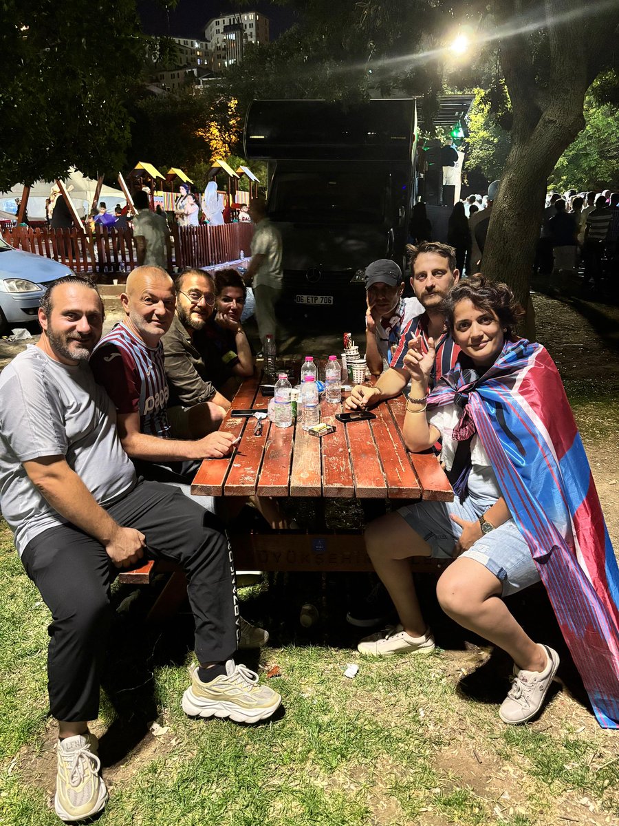 SON 61 (@sinanreisoglu) on Twitter photo Böyle bi ekibe denk gelmenin talihsizliği 😀😀
<a href="/lalahnm1661/">🏆LaLa hnm diyeceksiniz</a> <a href="/tekkeball/">Frankenstein</a> <a href="/yakupoglu_08/">Ömer ÇİFTÇİ 08</a> Böyle bi ekibe denk gelmenin talihsizliği 😀😀
<a href="/lalahnm1661/">🏆LaLa hnm diyeceksiniz</a> <a href="/tekkeball/">Frankenstein</a> <a href="/yakupoglu_08/">Ömer ÇİFTÇİ 08</a>