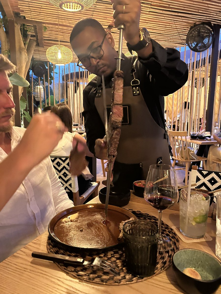 Idag bjuder brassarna på kött-bonanza. Fem plus!