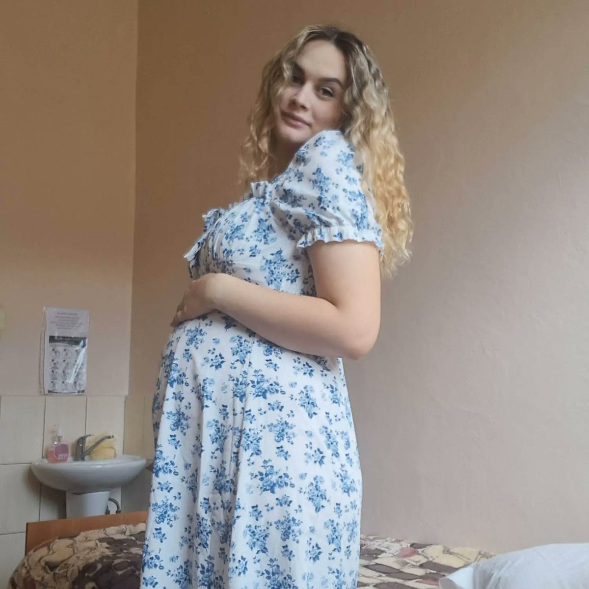 Diana Koshyk, 23 years old and 6 months pregnant, was in maternity ward in Kamianske, Ukraine, when a Russian missile hit a building nearby.

She called her husband, ran downstairs for cover. But Russia killed her and her unborn son Damir with a second strike, Washington Post. 1/