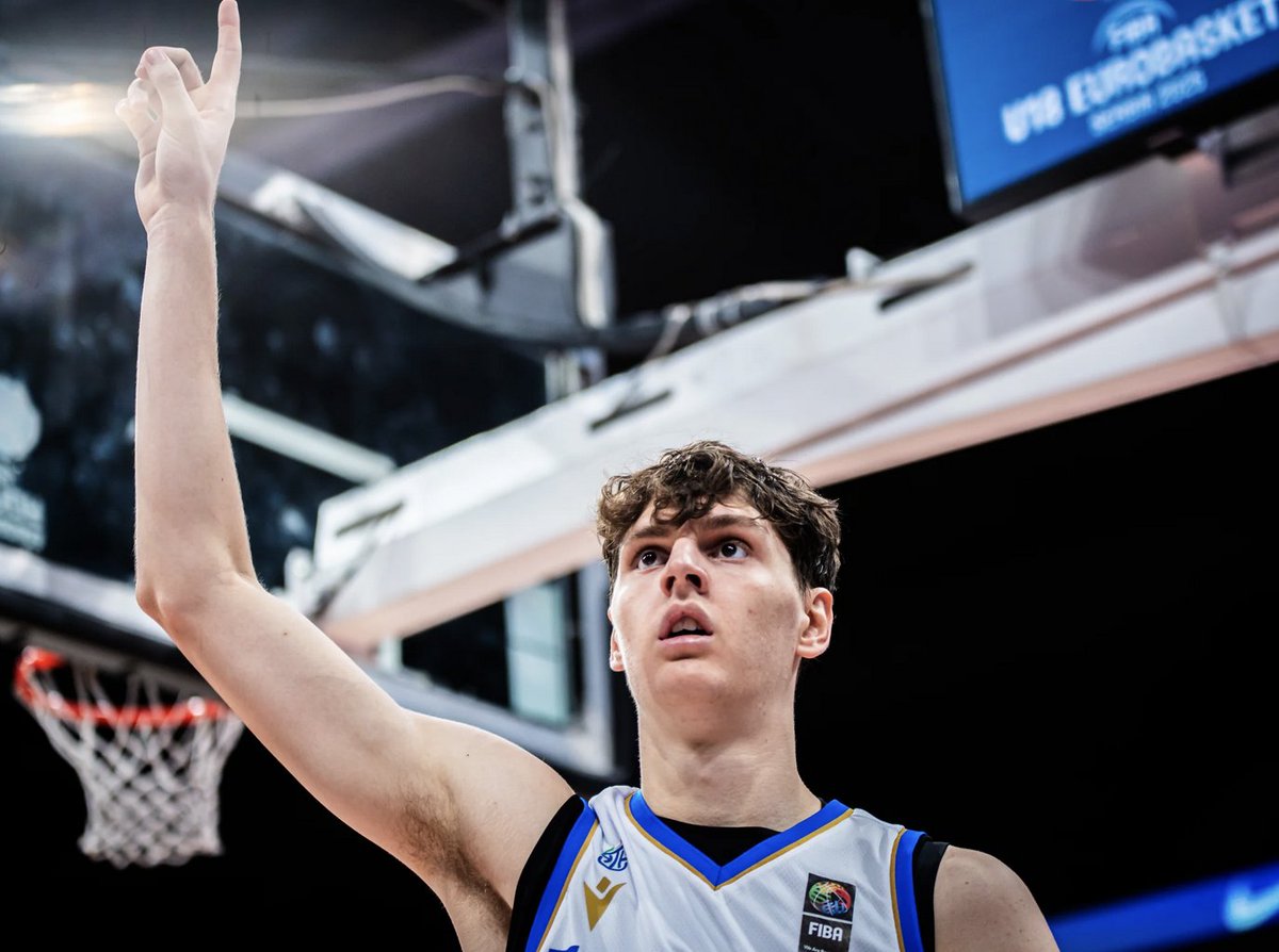heinnews's tweet image. What a way for Achille Lonati to finish off his season and summer in Europe!
The marksman poured in 27 points as @Italbasket beat Latvia 86-68 to take third place at #U18EuroBasket - Italy&apos;s first medal since third in 2016
Lonati will have great momentum heading to @BonniesMBB