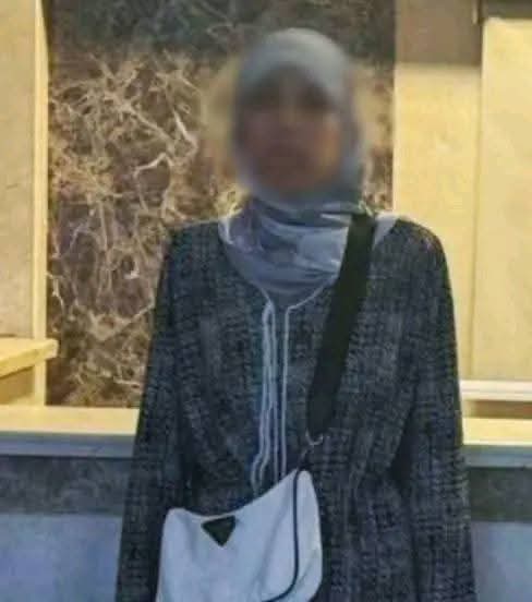 ahmedzieneldie1's tweet image. اكتر حاجه ضحكتني ف الحوار ده إن علياء اتقبض عليها امبارح اتحقق معاها وبعدين مشوها .. روحت البيت فتحت لايف قالت علياء خط احمر .. راحوا قبضوا عليها تاني