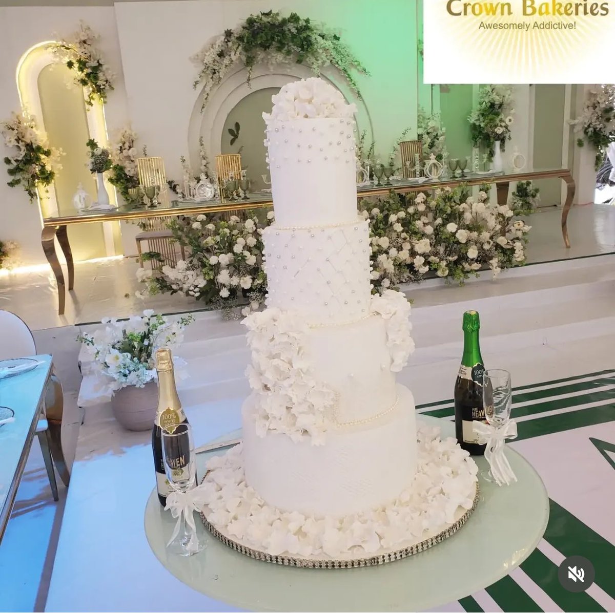 Absolutely gorgeous cake by Mrs Njala.