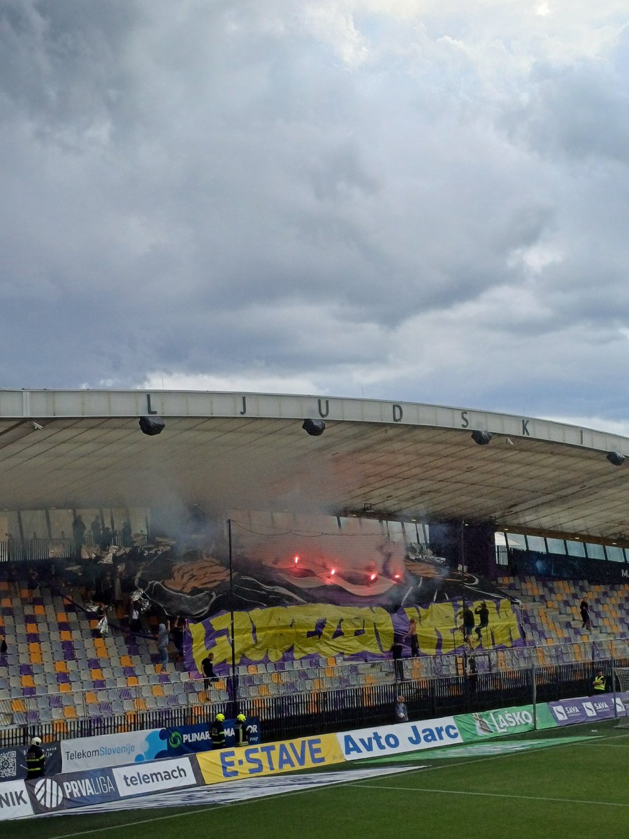 yodazib's tweet photo. 🗓️ 3/8 2025
🆚️ Maribor 2-2 Koper
🏆 🇸🇮 Prva Liga
🏟️ Stadion Ljudski vrt
👥️ 2800
🎫 15€
🕔 17:30
 
36 years of Viole Maribor 1989 #VM89 #groundhopping https://t.co/5zPRt8NRGI